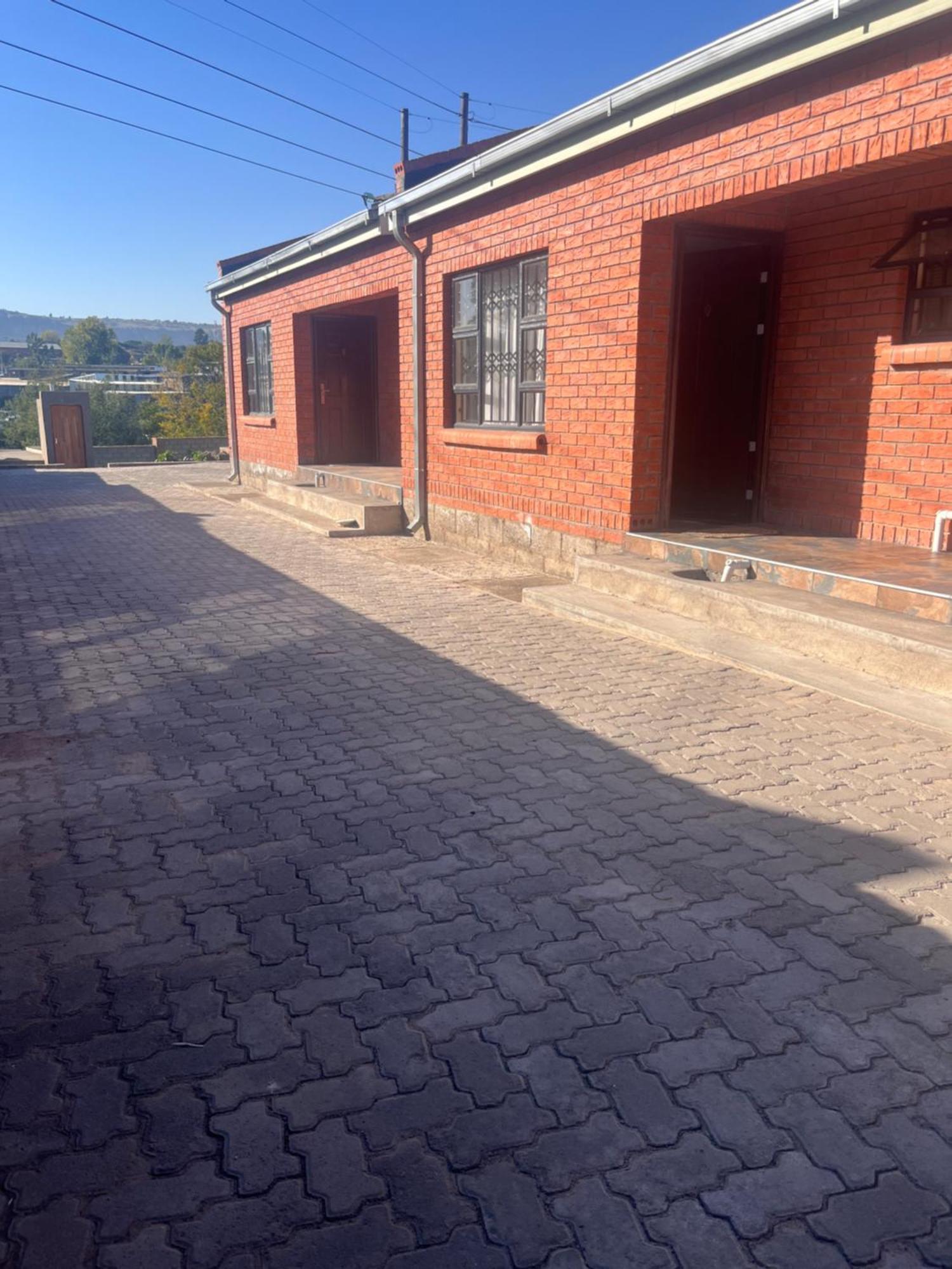 Stylish Self Catering Unit In Maseru Cbd 외부 사진